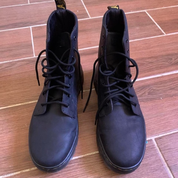 Black leather Dr. Martens boots - Picture 2 of 4